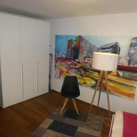 Appartement Nah Kongresszentrum Mit Balkon